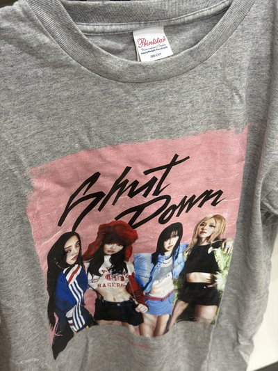 Born Pink場週衣服