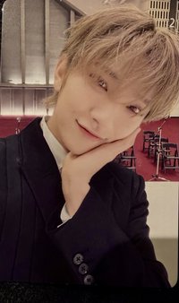 精選專 yzy F 簽售卡 