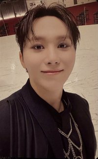精選專 yzy F 簽售卡 