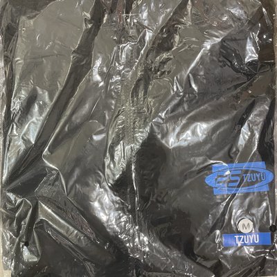 《現貨》新國立周邊 全新未拆外套 子瑜 附贈一張已拆隨機成員滿額卡