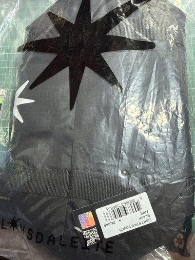 伯賢手燈包 含卡