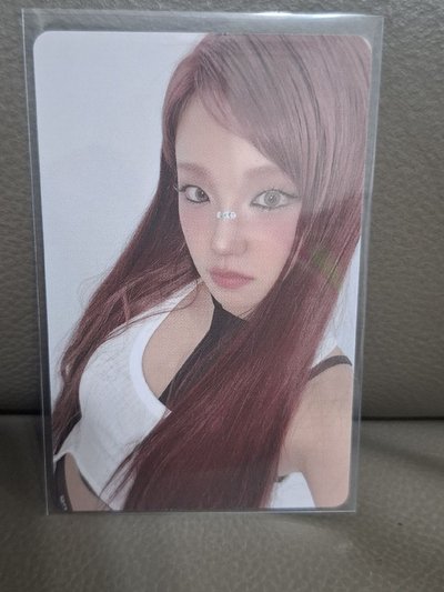 i dle 美網親簽專輯。已拆-無簽名海報。雨琦配置。只有專輯跟專輯2小卡[雨琦+舒華]+美雨琦配置版卡