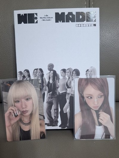 i dle 美網親簽專輯。已拆-無簽名海報。雨琦配置。只有專輯跟專輯2小卡[雨琦+舒華]+美雨琦配置版卡