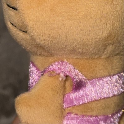黑皮Hello Kitty 愛心扣環絨毛吊飾