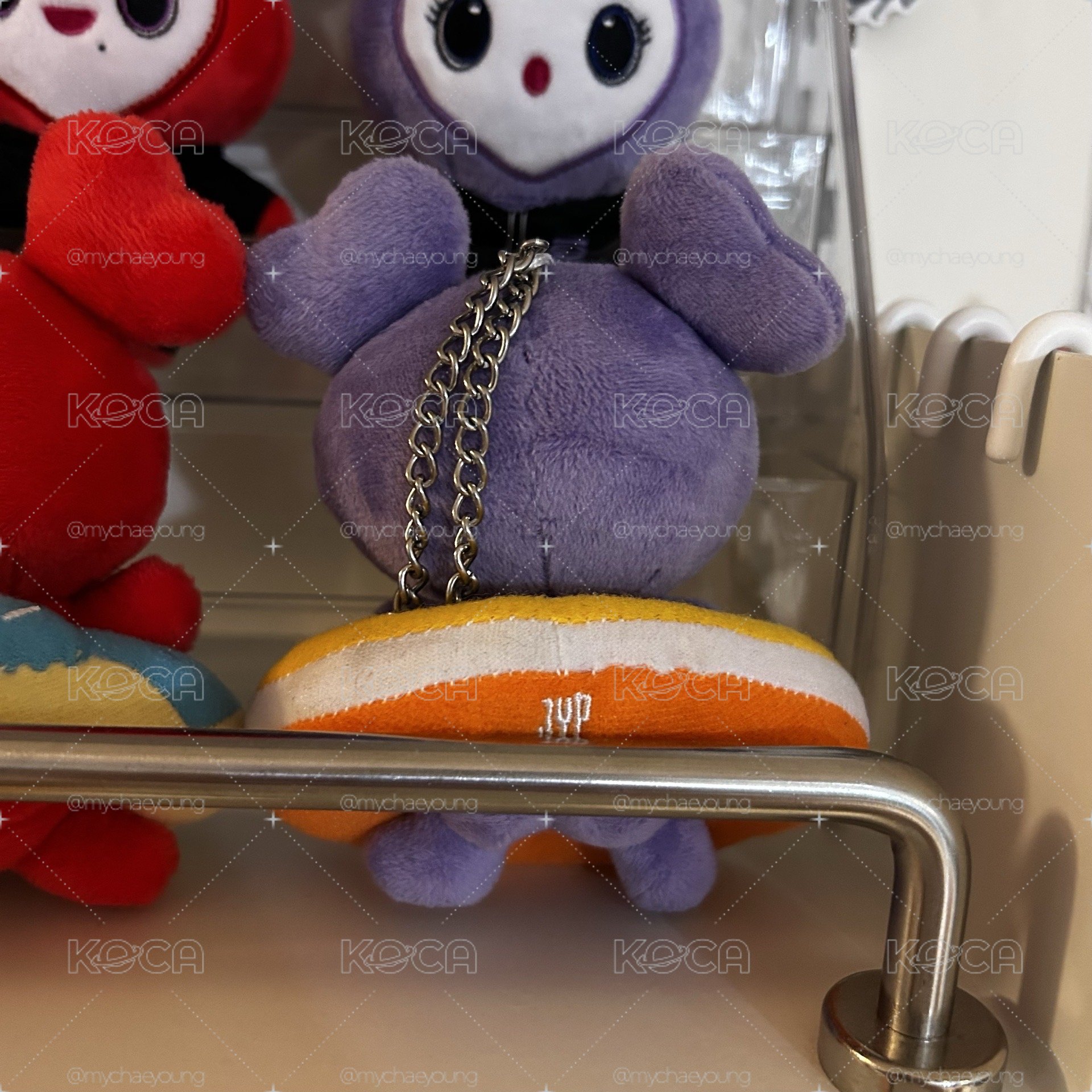 TWICE 日本快閃甜甜圈吊娃