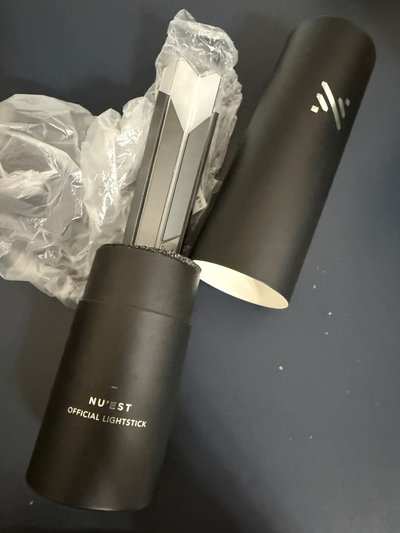NU’EST 官方手燈 全新