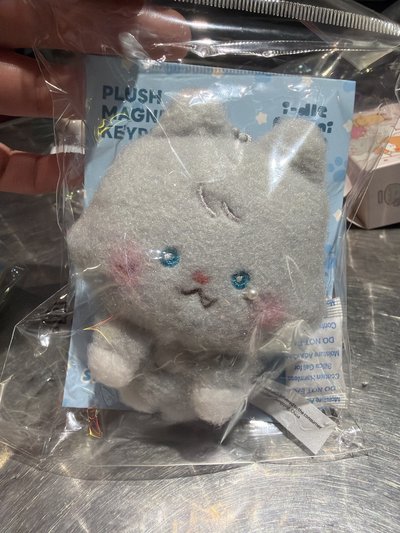 idle minini baby 快閃店吊飾娃