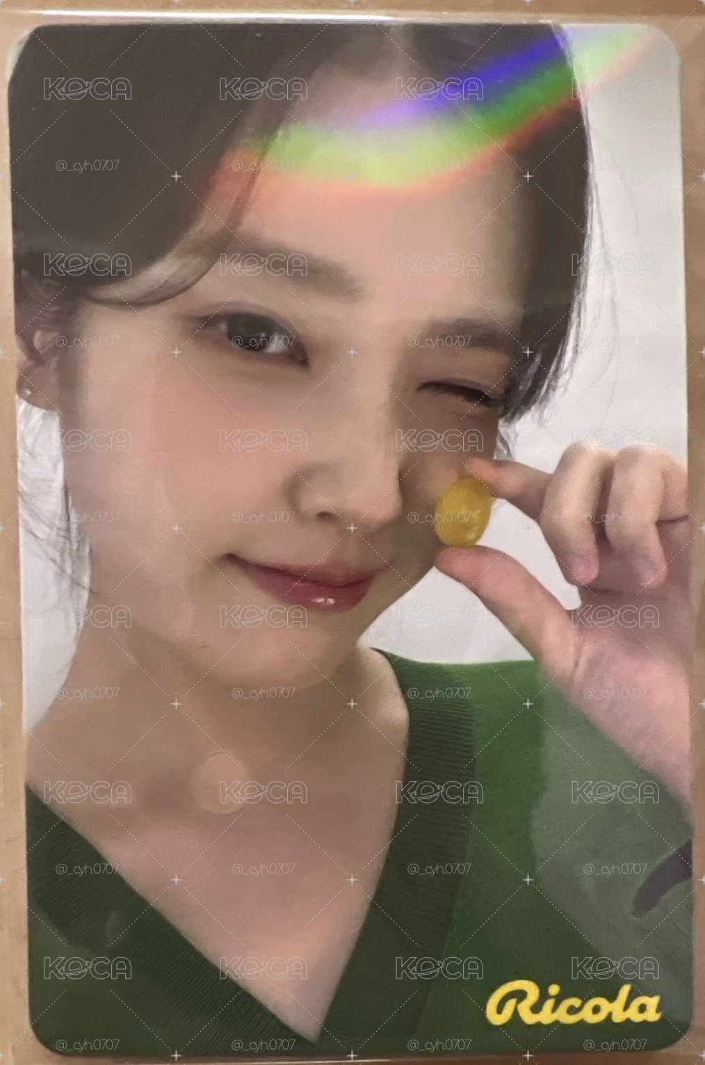 IU 代言卡