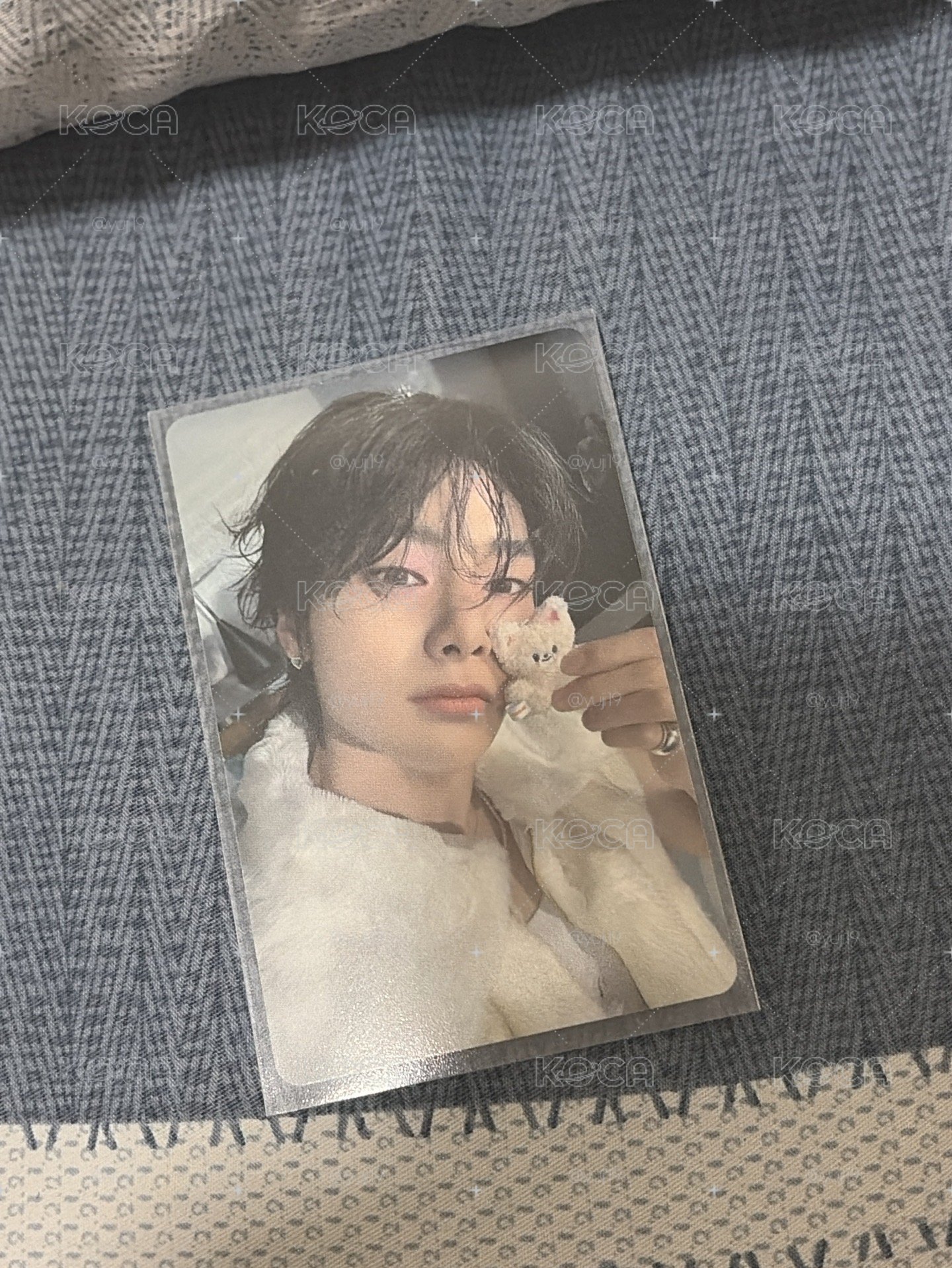 梁精寅拿著福西尼卡