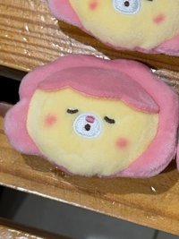 閉眼款