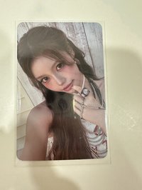 NOT JUST PRETTY 專輯卡2