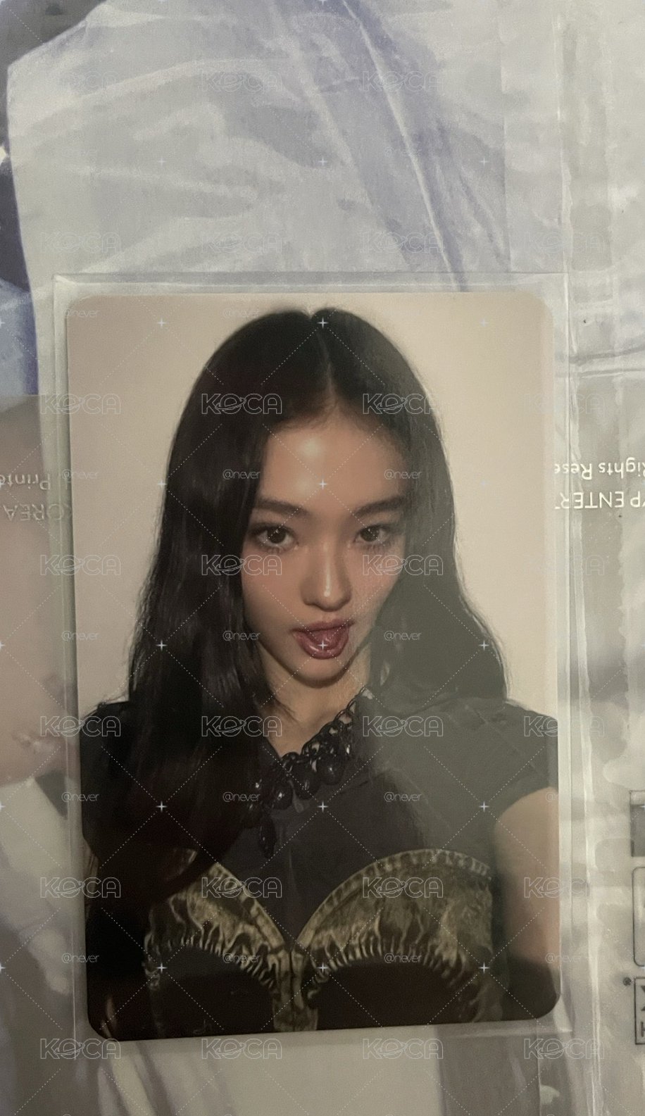 吐舌 Ella 