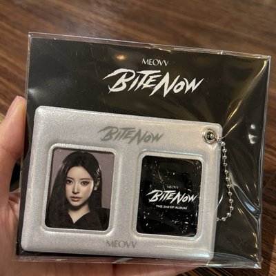 MEOVV anna 證件照吊飾