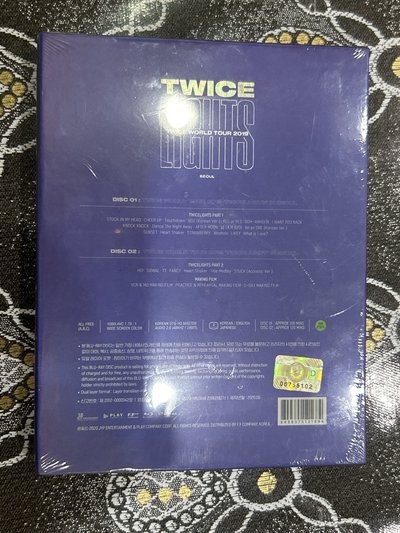 TWICE LIGHTS WORLD TOUR 2019演唱會藍光