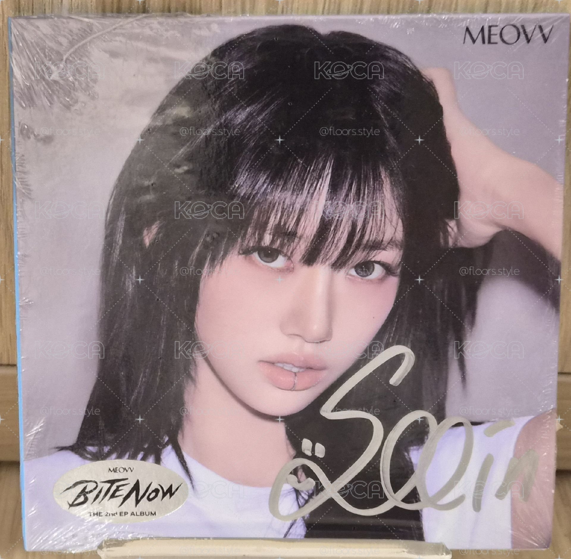 MEOVV 親簽單封未拆專 SOOIN