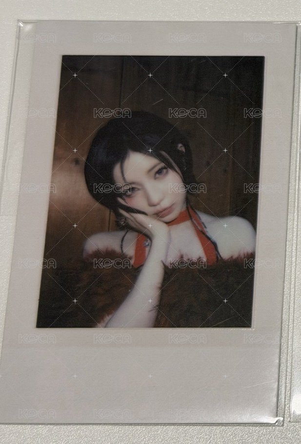 Asa (左)