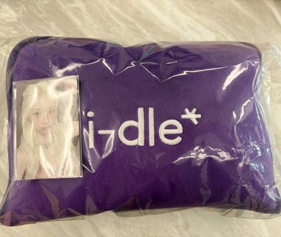 i-dle 展覽快閃店 毯子+琦卡