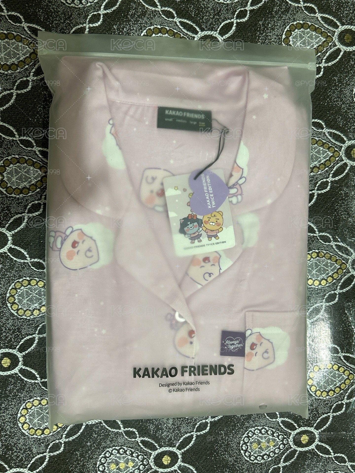 KAKAO FRIEND TWICE設計 衣服