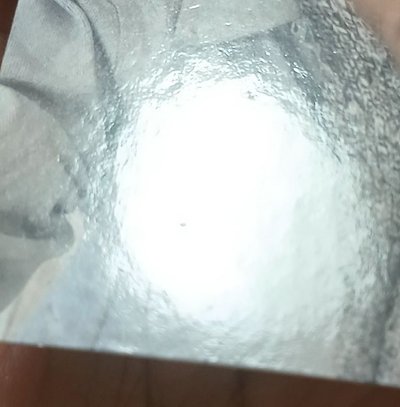 一張有損的嚴咪