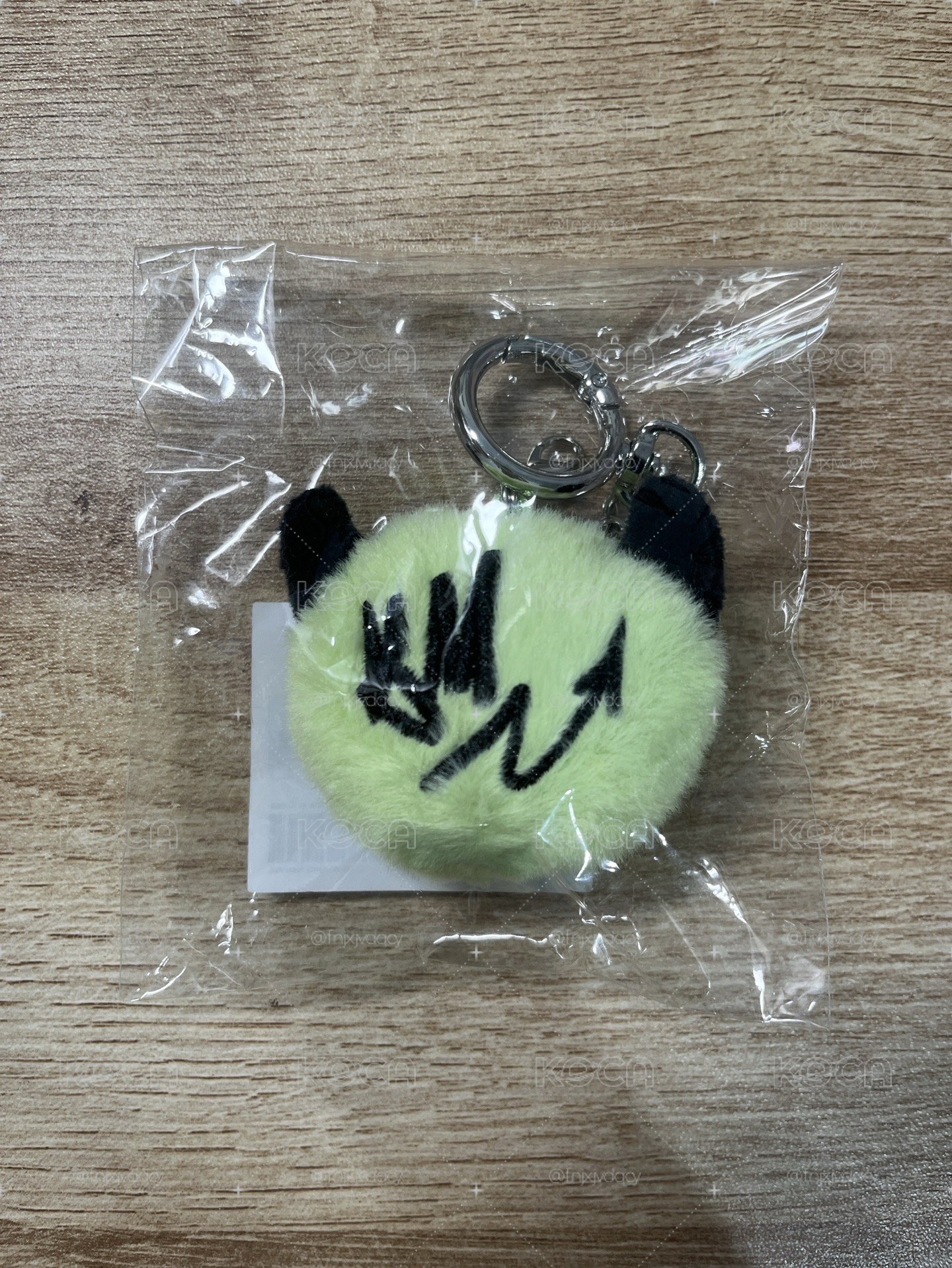 S.H.I.T 絨毛吊飾綠球