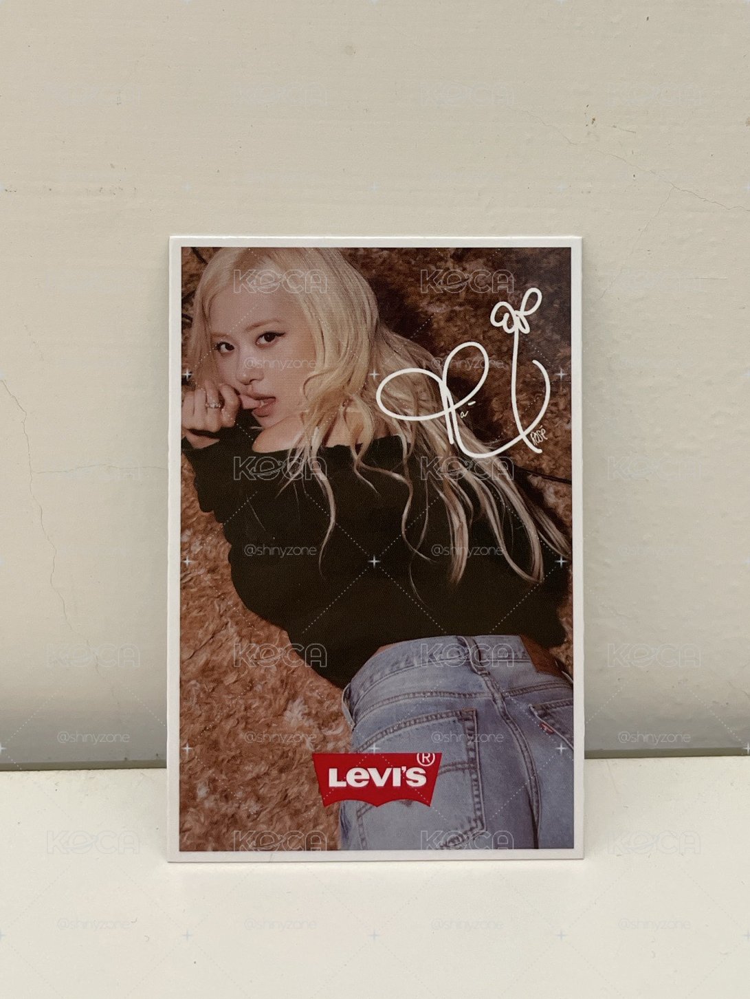 Rosé x Levi’s小卡