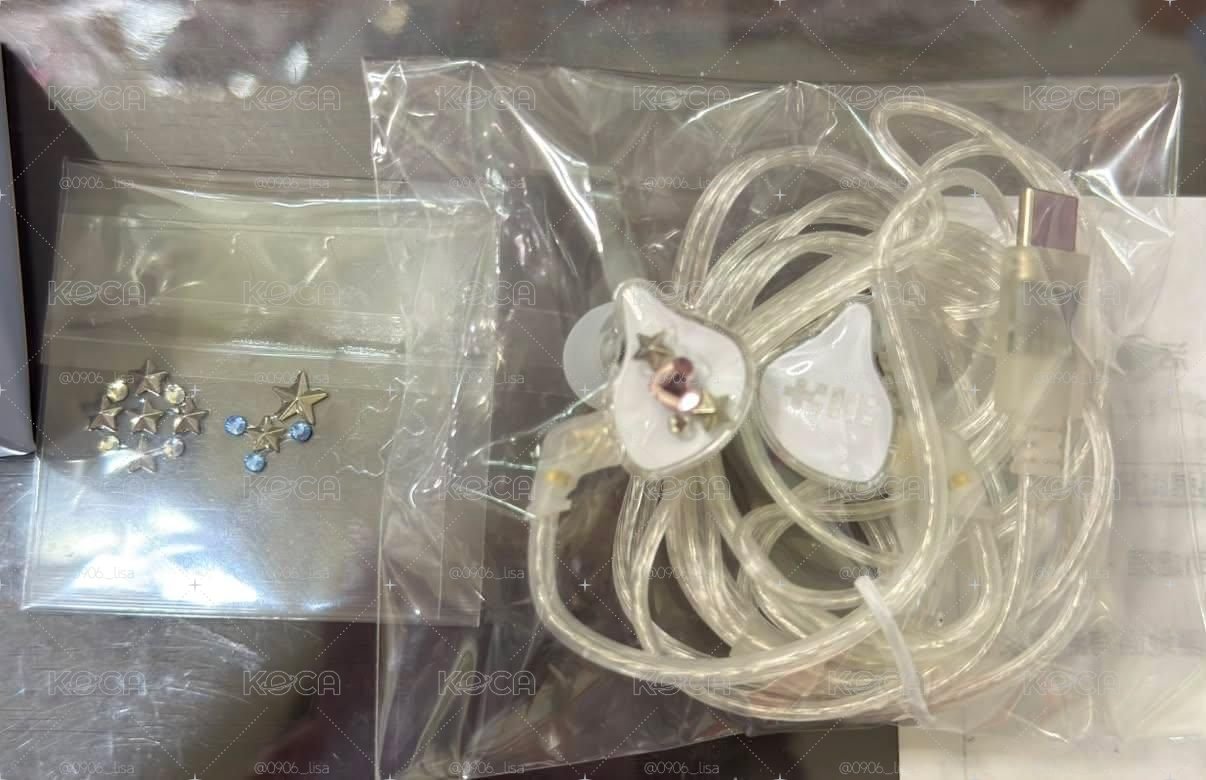 ILLIT耳機全專綁一張日專卡