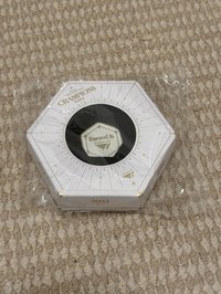 V6徽章