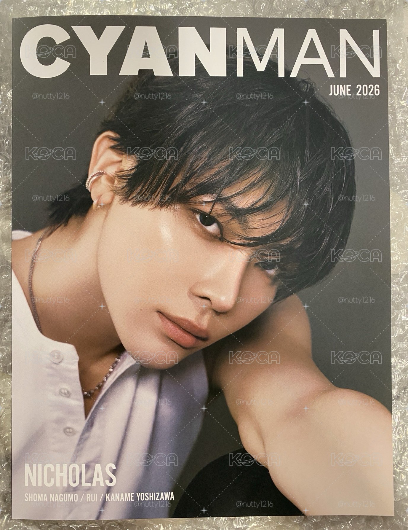 雜誌三本