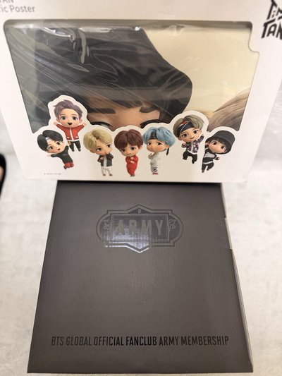 絕版珍藏 · BTS 7期官方會員禮盒【全新未拆封】+ TinyTAN Fabric Poster 布質海報 🤍