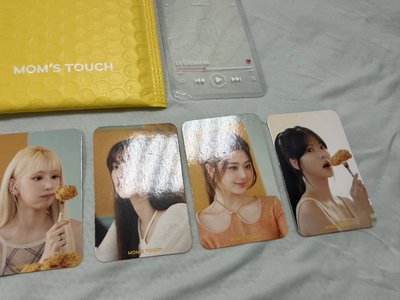 Lesserafim MOM’S TOUCH 一套小卡