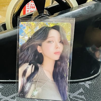 Karina中背特典卡