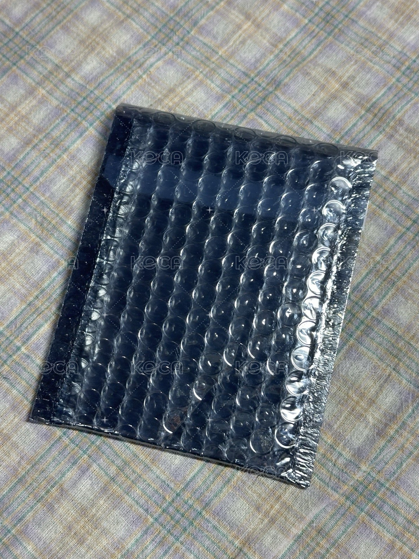 半透明藍色氣泡袋