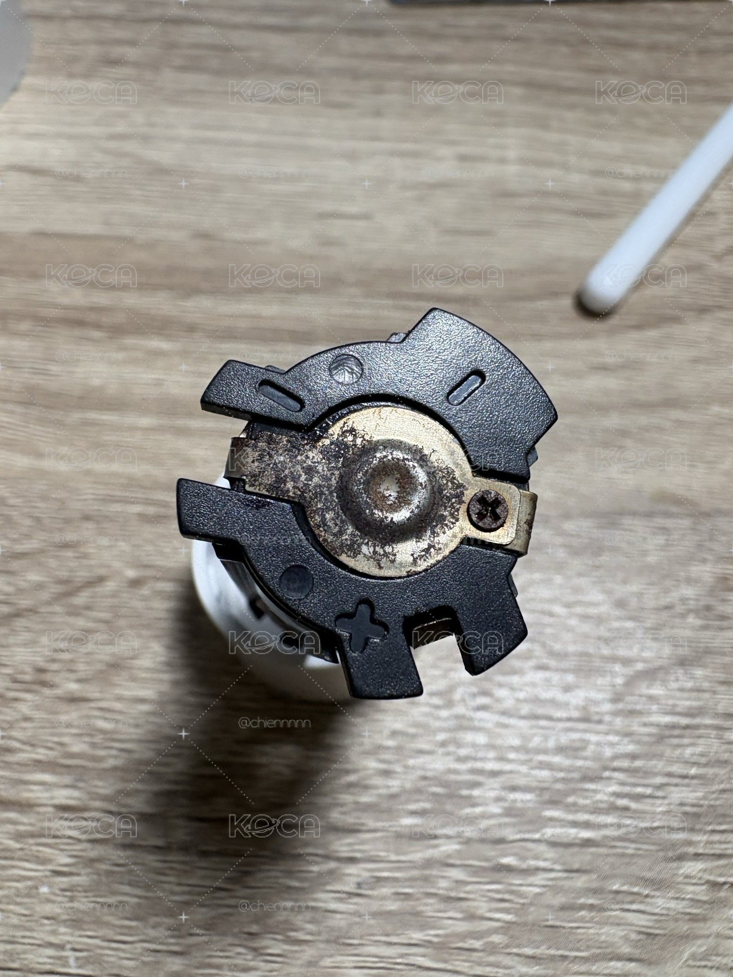 有底座手燈（一代二手 使用多次 有初販貼紙）