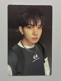 黑衣黑髮完全是哥><