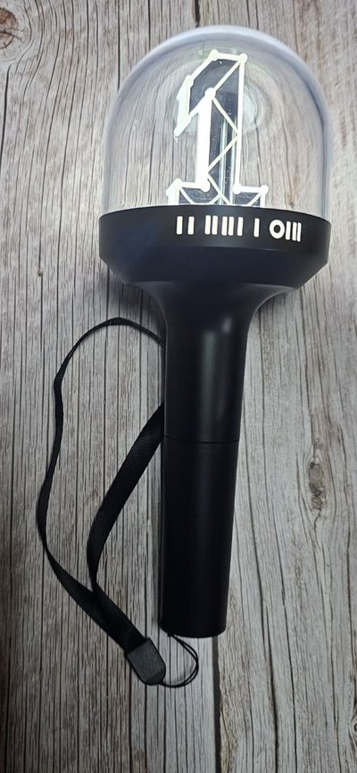 二手 WANNA ONE 手燈 應援棒