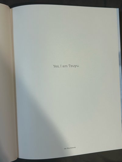 Yes I Am Tzuyu 藍版