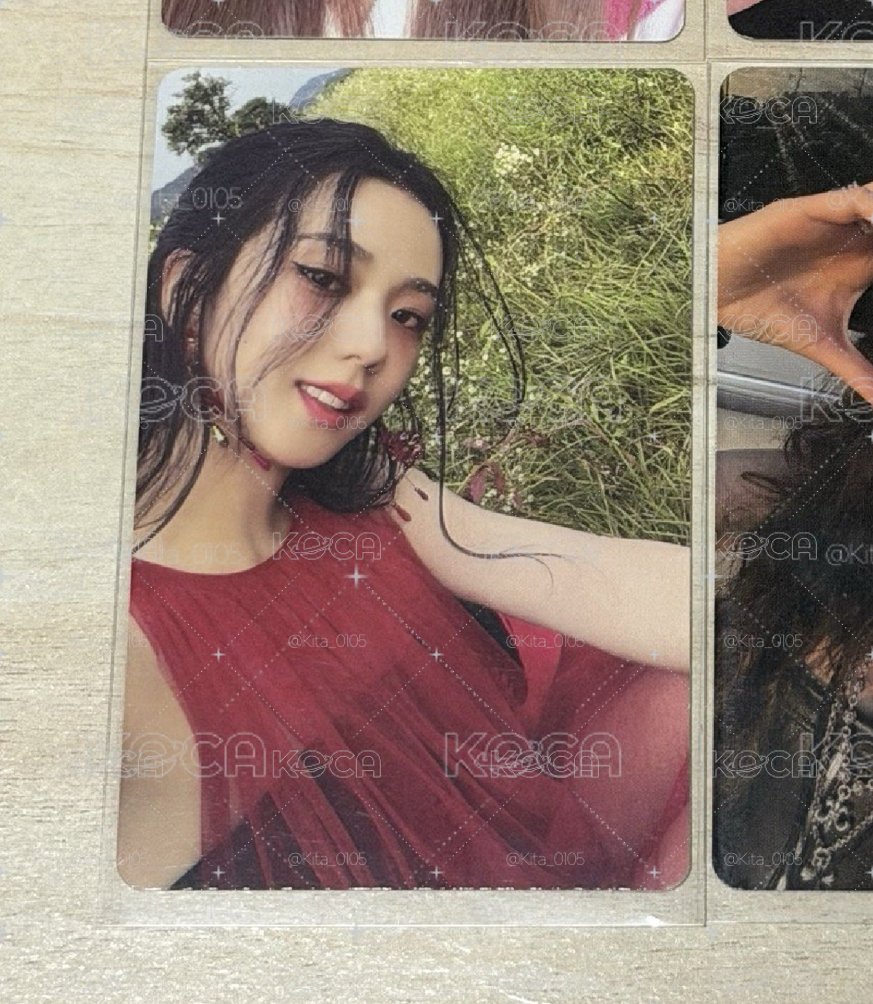 JISOO ME 專輯卡 紅版草地