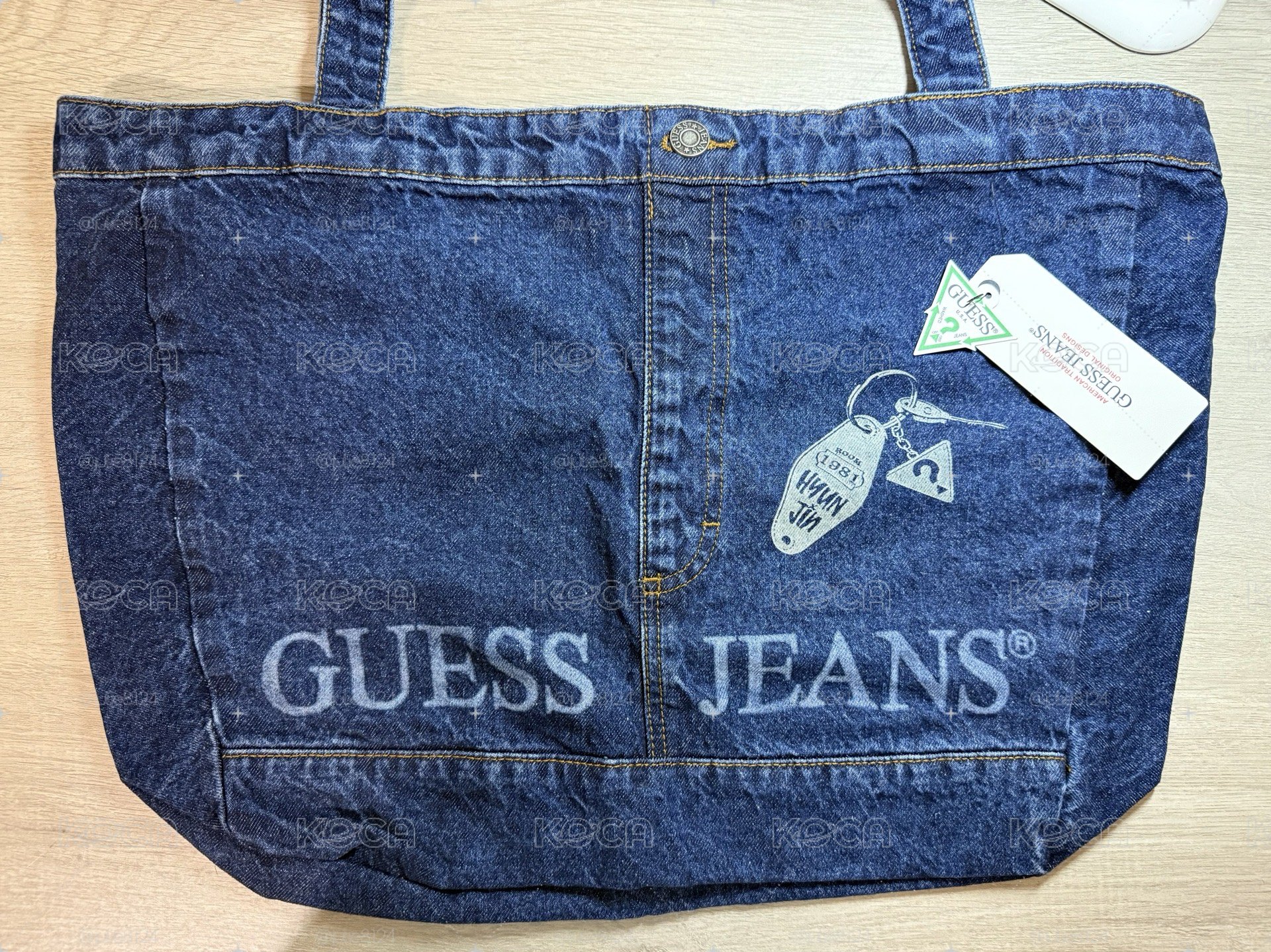 Guess鉉辰燙印牛仔包