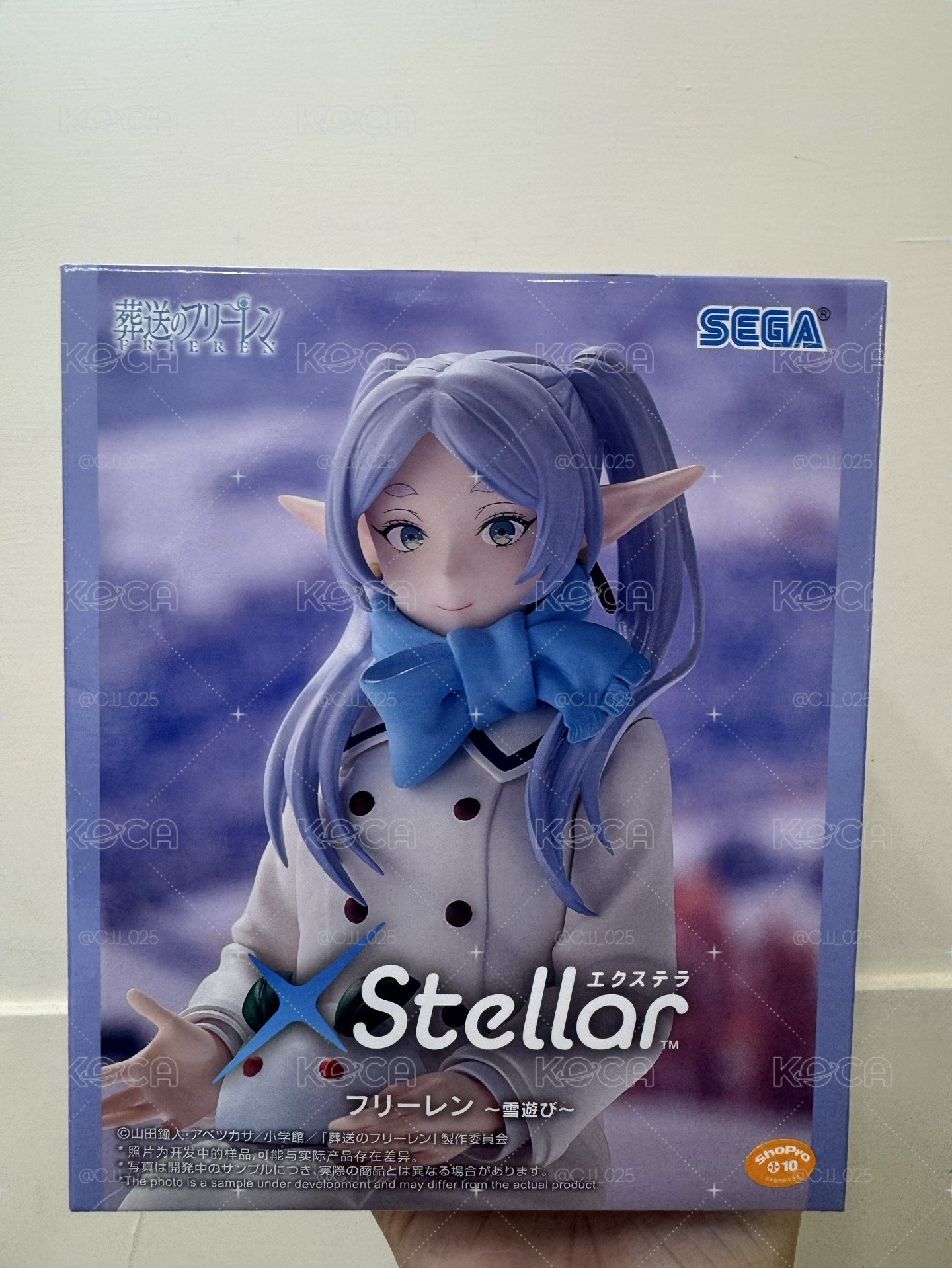 芙蓮蓮玩雪公仔