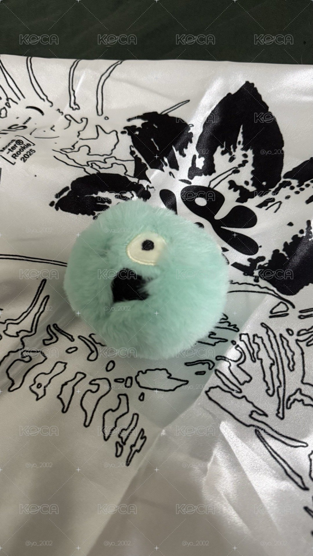 Cortis ball 毛茸茸手機支架