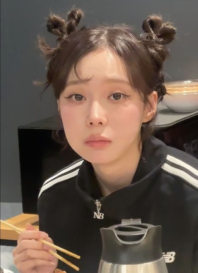 粉衣丸子頭小冬.°♡⁠⋆