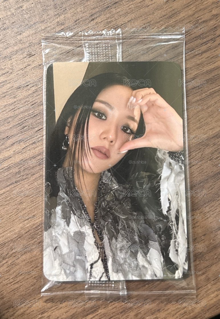 jisoo特典未拆封