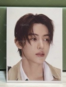 大田男生微側臉 證件照