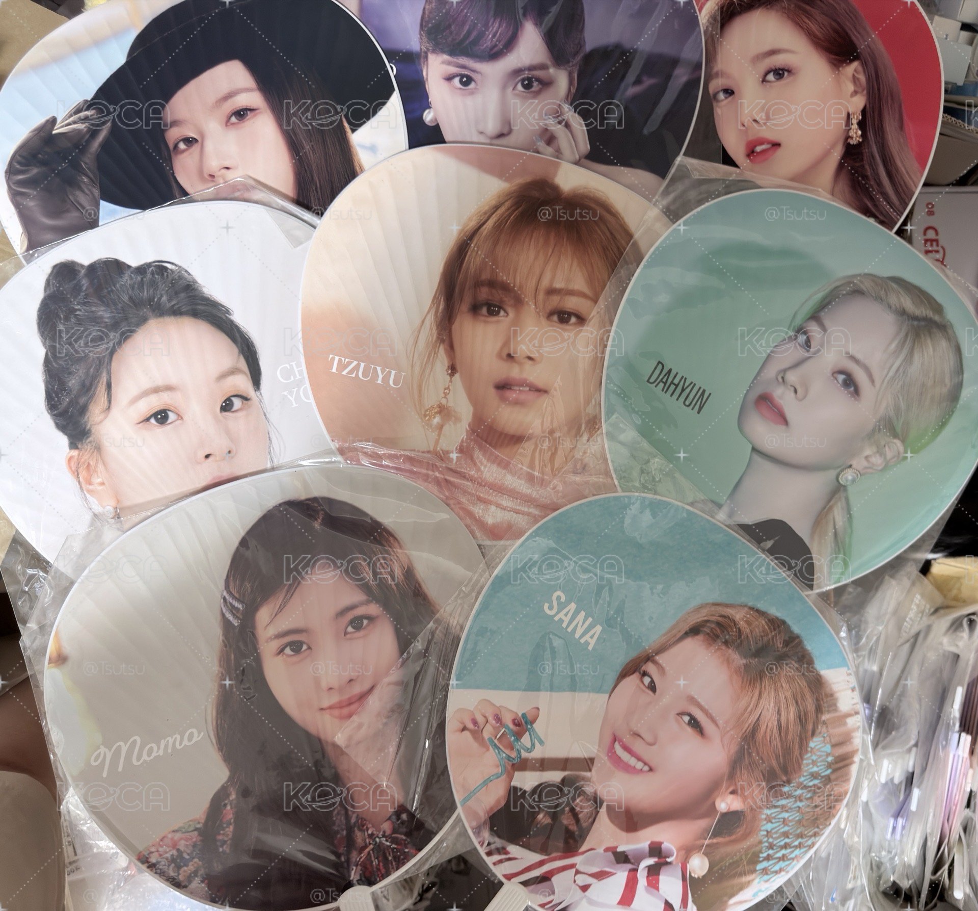 （現貨整圖出含8支扇子 全新未拆餅乾娃）TWICE 志效 lovelys jively 娃娃 扇子