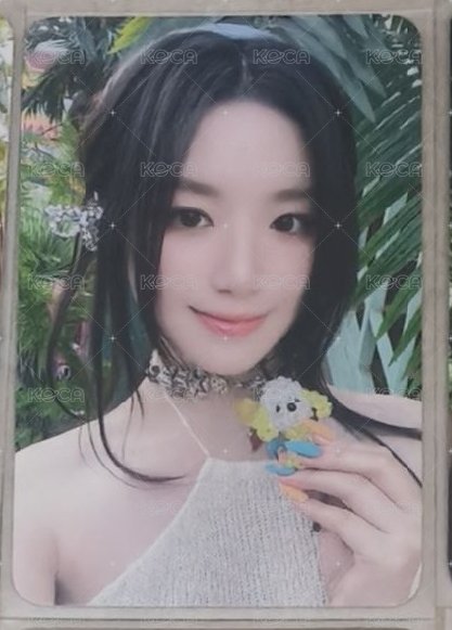 拿小玩具