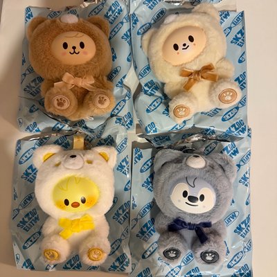 全球快閃 吊飾娃