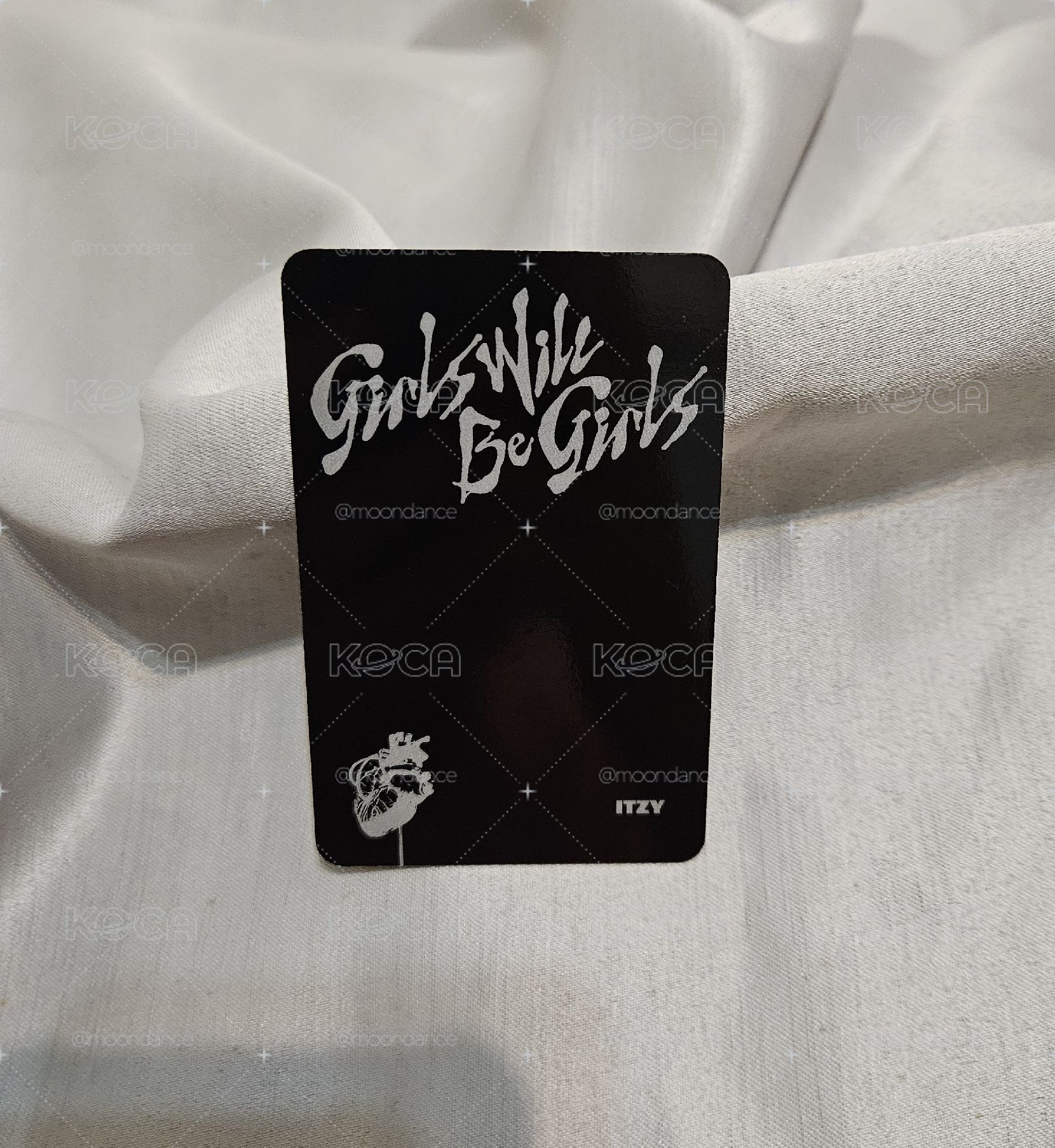 GWBG 迷十 專輯卡 電子專 A ver.，有娜 坐著 坐姿，正面無瑕疵，背面微瑕