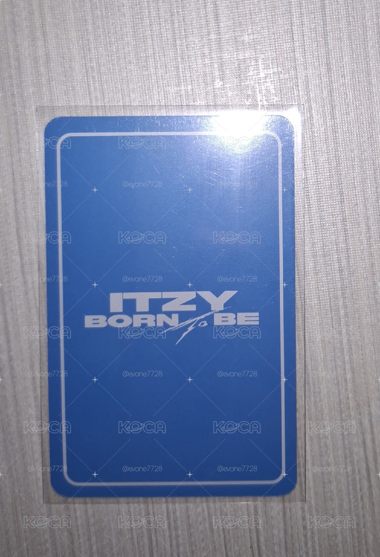 ITZY專輯卡（彩領）