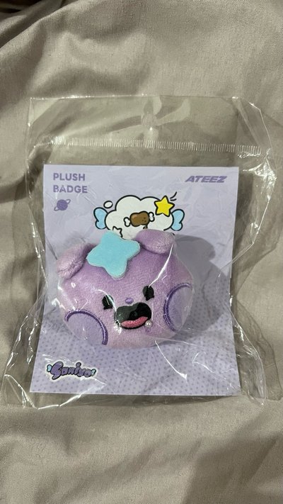 MIGHTEEZ Wonder Room POP-UP 崔傘 毛絨徽章