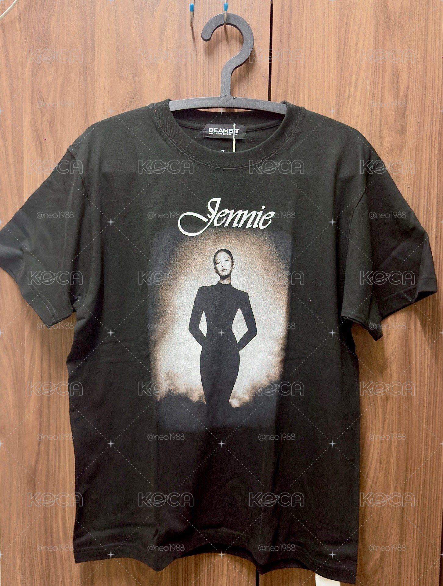 BEAMS x JENNIE聯名黑T